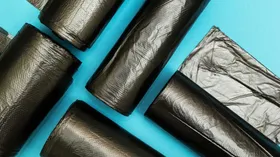 Как выбрать пакеты для мусора: для пищевых отходов, био или с запахом клубники