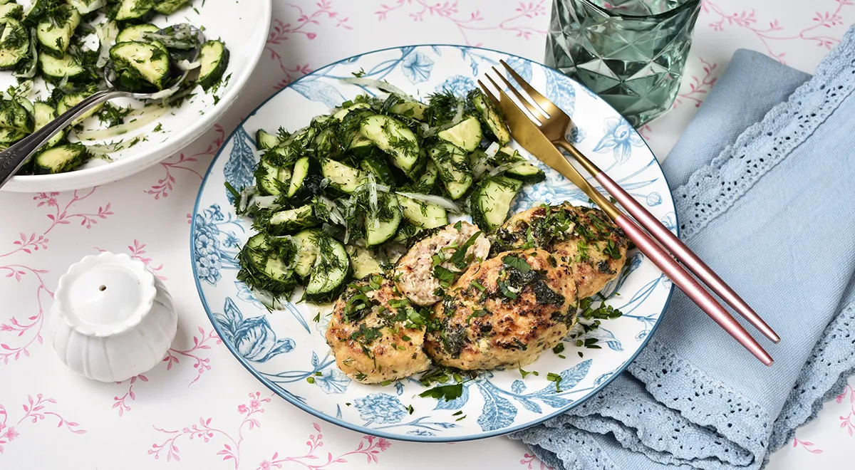 Рецепт куриных котлет, тушенных в молоке