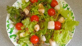 Салат с гребешками