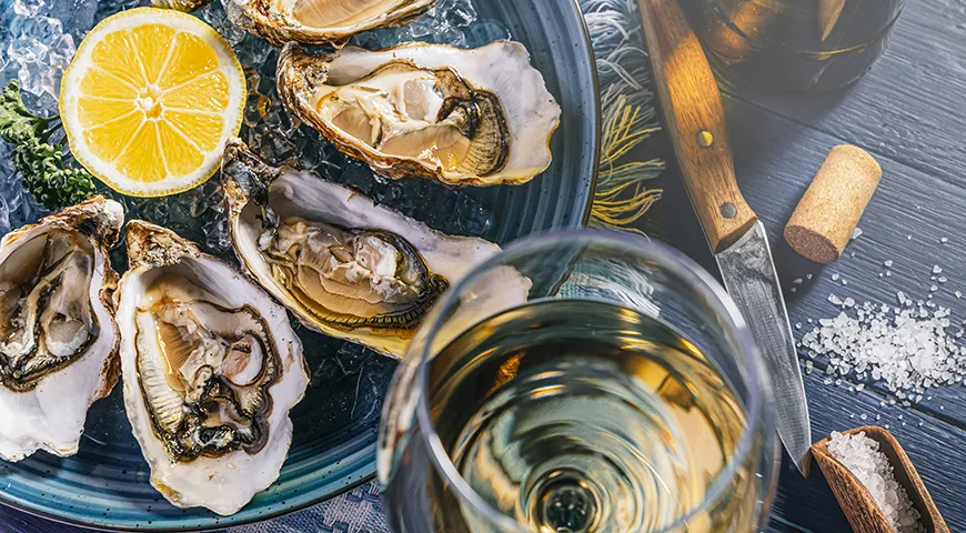 Сухой рислинговый зект хорош с рыбой и морепродуктами. Особенно с устрицами