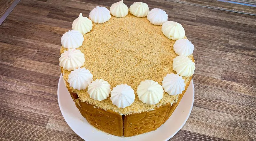 Торт из печенья с творогом и сметаной