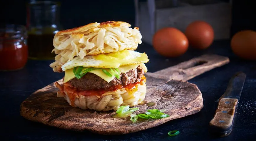 Рамен-бургер. Мега-хит, придуманный программистом