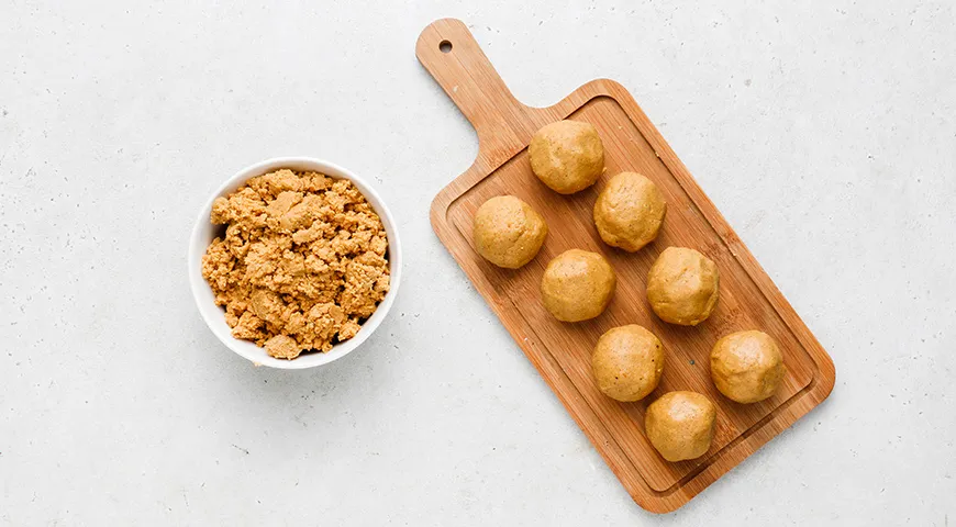 Индийские сладости «бесан ладду»