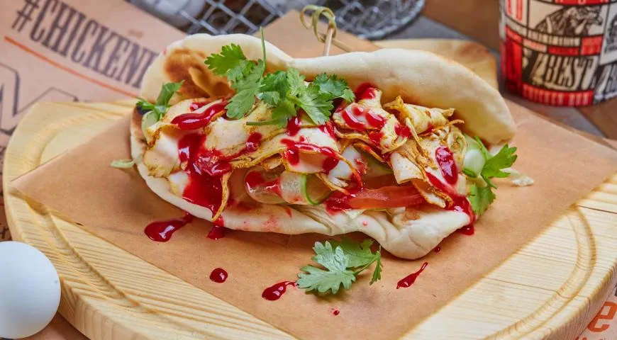 Пита с пастрами из курицы