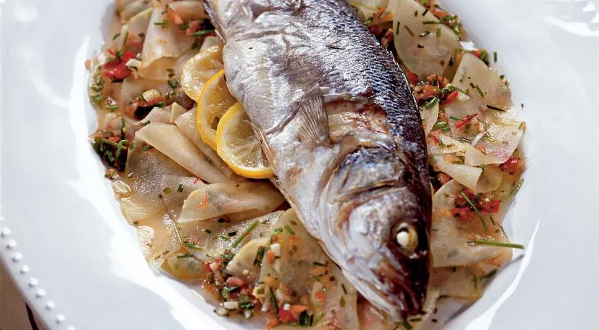 Сибас с кольраби