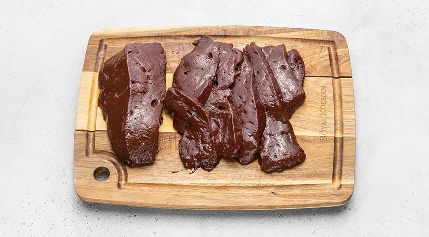 Говяжья печенка в томатном соусе