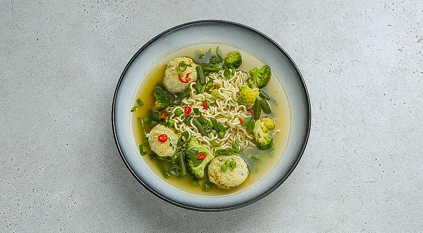 Суп с рыбными фрикадельками по-азиатски