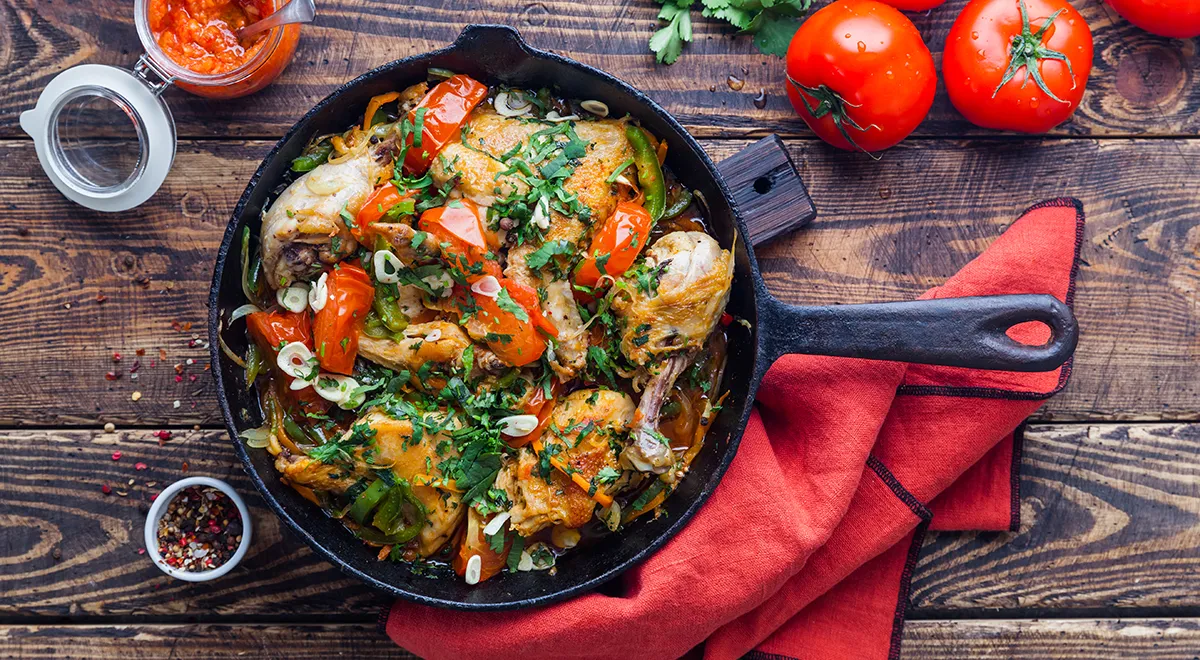 Курица «по-бараньи» с овощным салатом – пошаговый рецепт приготовления с фото