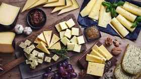 Стало известно, как хранить сыр после вскрытия упаковки — не плесневеет и не высыхает