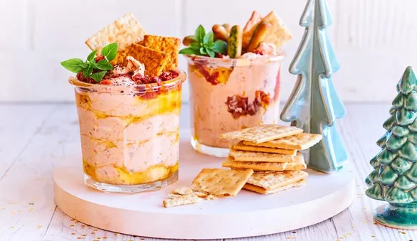 Закуска из помидоров и сыра