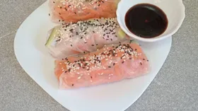 Спринг-роллы с овощами и креветками