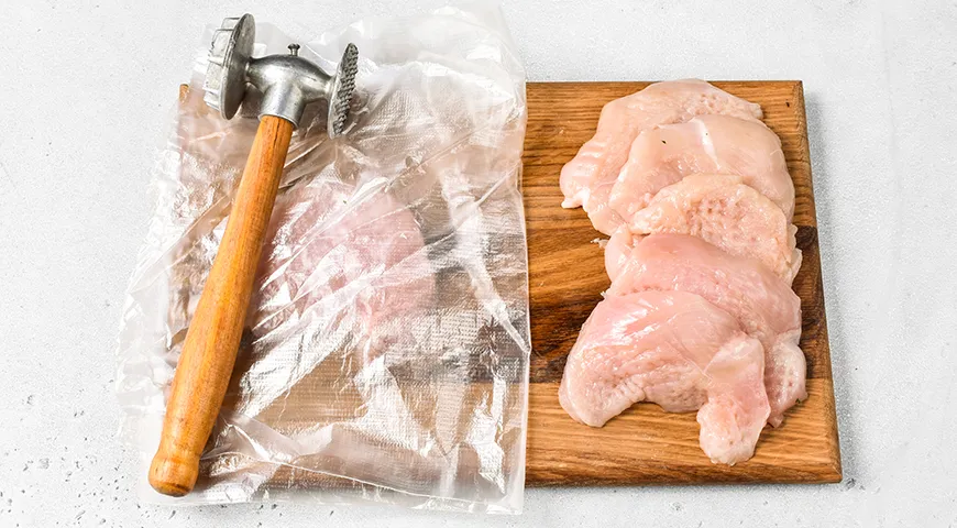 Куриные отбивные в панировочных сухарях в духовке