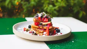 Теплый прием: pop-up проект «Лето на Патриках»