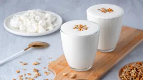 Кефир, греческий йогурт и еще три молочных продукта, которые помогут похудеть