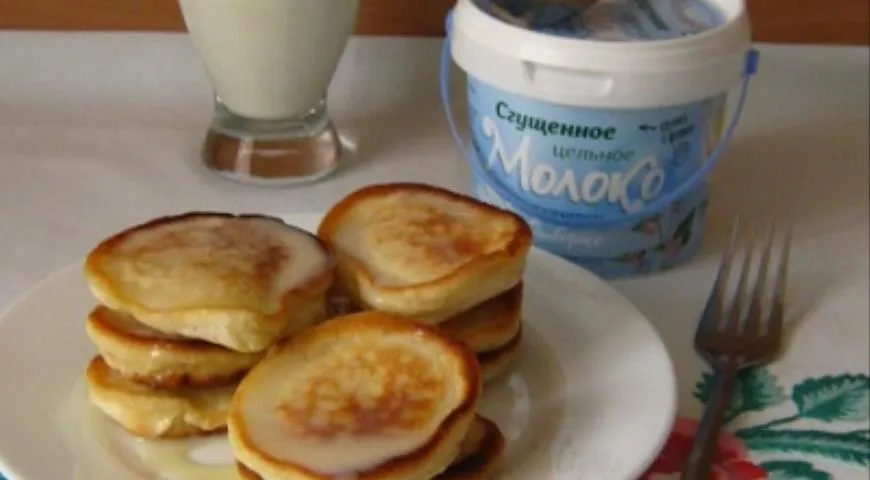 Постные оладьи из цельнозерновой муки на дрожжах