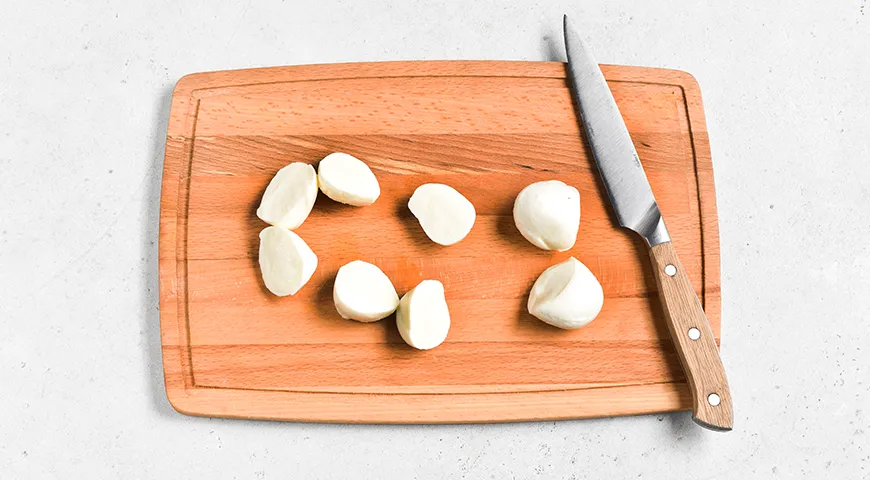 Салат с руколой и вялеными помидорами