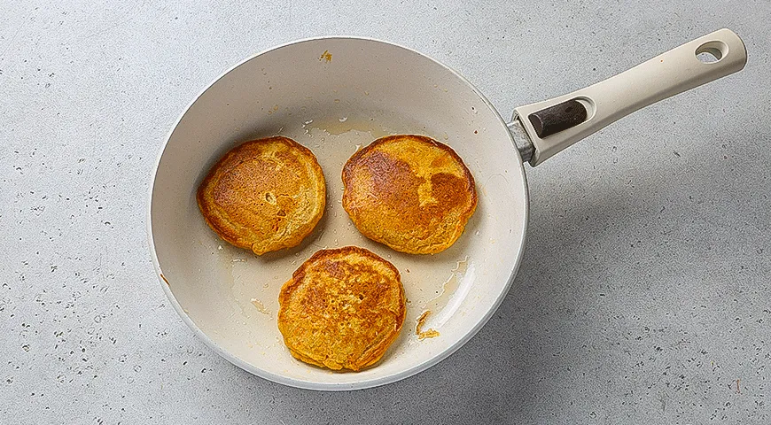 Пряные морковные оладьи