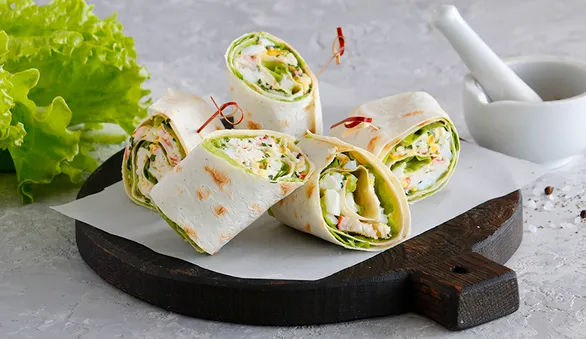 Лаваш с плавленым сыром и крабовыми палочками