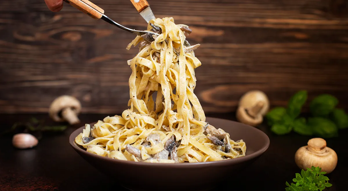 8 рецептов фетучини: с креветками, грибами, курицей и овощами
