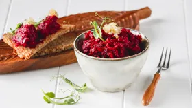 Жареная икра из свеклы на сковороде