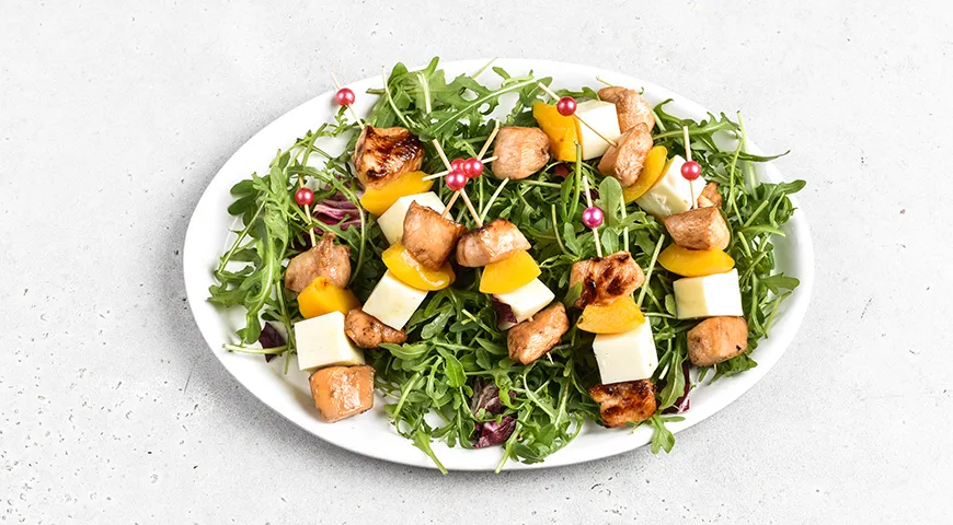 Канапе с курицей на шпажках