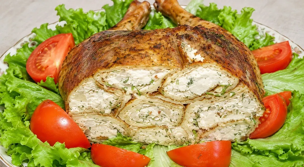 Курица, фаршированная блинами и грибами