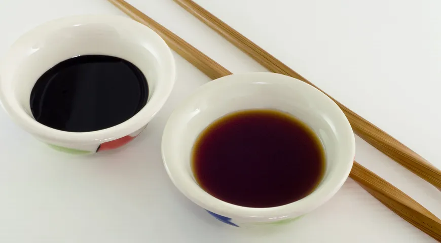 Японский соевый соус представлен в разных вариантах, отличающихся составом и методом производства