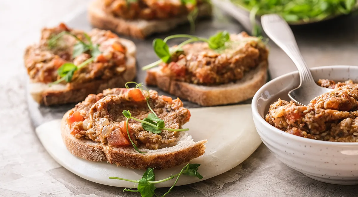 Грибной риет с помидорами