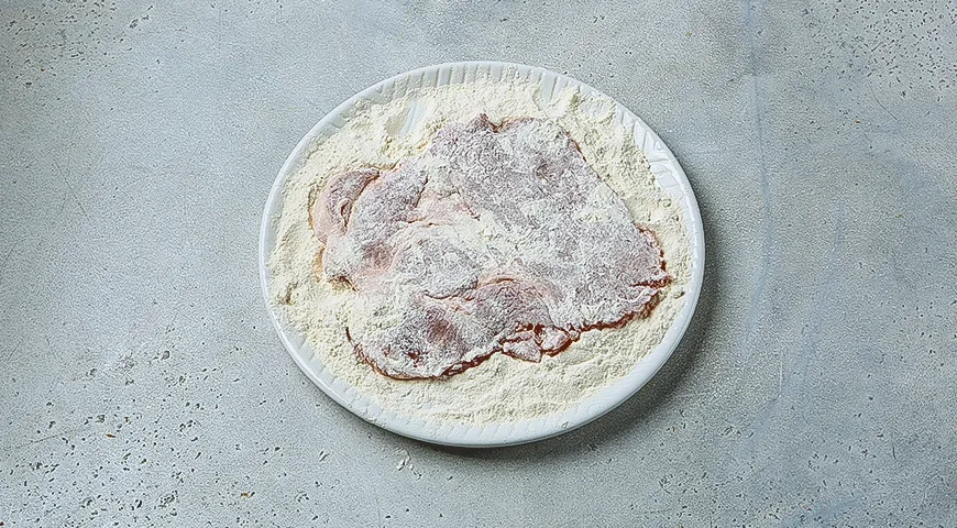 Свиные отбивные с каперсами