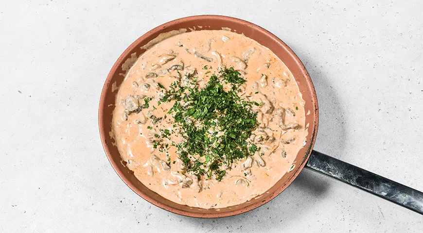 Говядина по-строгановски (бефстроганов)