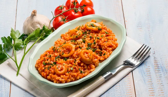 Ризотто с овощами и кальмарами