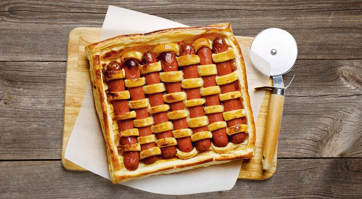 Рецепт пирога «Сосиски в тесте»