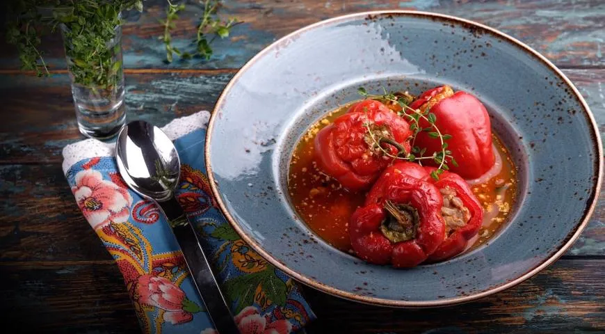 Готовим перец, фаршированный фаршем в томатном соусе