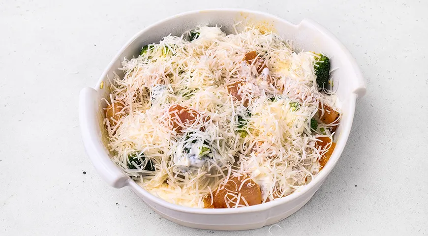 Индейка с брокколи в духовке