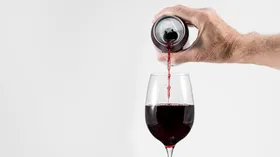 Вино в банках - модная новинка для пикников и вечеринок