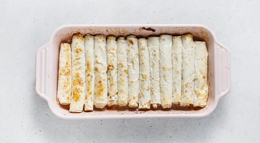 Трубочки с творогом из лаваша в духовке