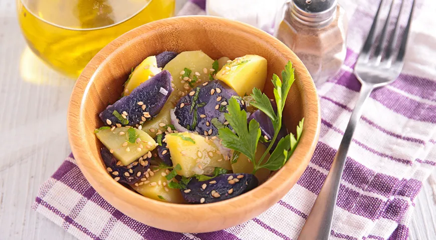 Фиолетовый картофель создает прекрасные гастрономические пары со сливочным и оливковым маслом