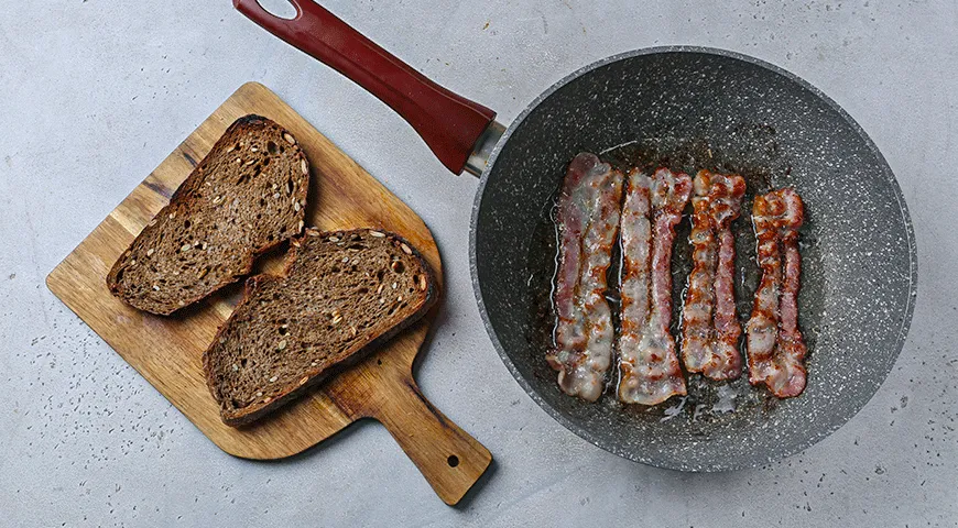 Ржаной тост с яичным салатом