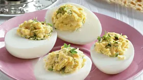 Простые фаршированные яйца