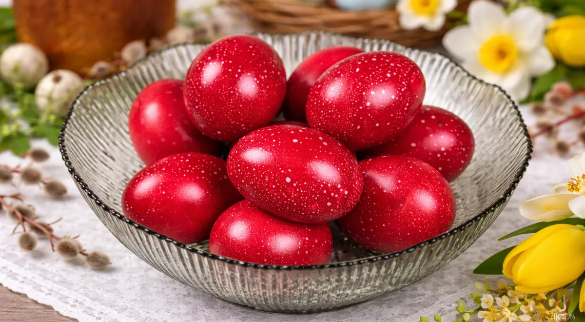 «Милый горошек» — трендовый способ быстро и просто покрасить яйца к Пасхе