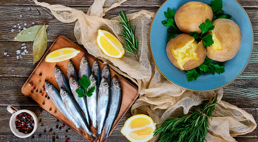 К салаке идеально подать вареный картофель