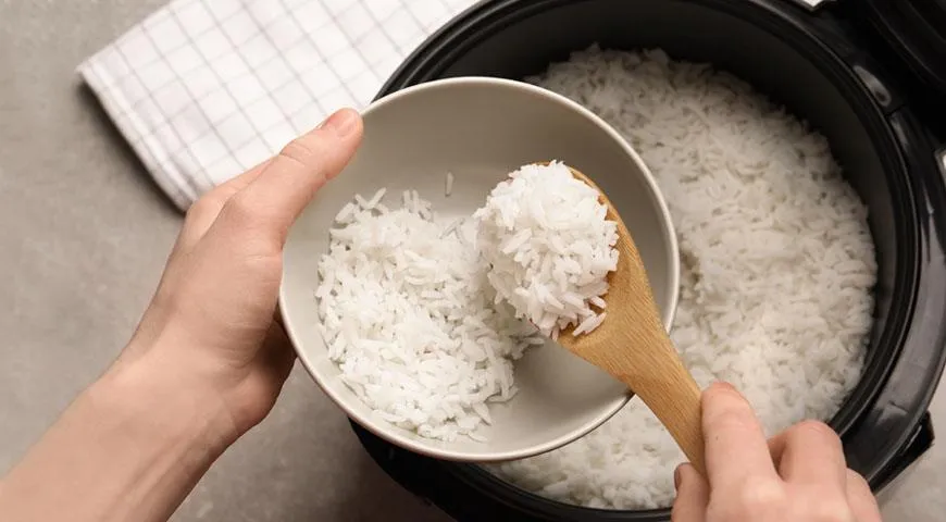 Во время готовки ни в коем случае не перемешивайте рис с остальной частью плова
