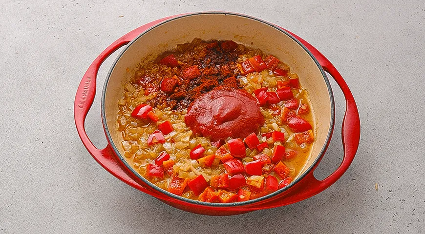 Рис по-испански с чоризо и нутом