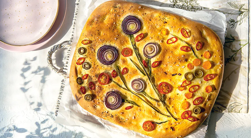 Фокачча с цветными овощами