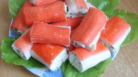 Рулеты из крабовых палочек