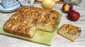 Яблочный пирог с корицей