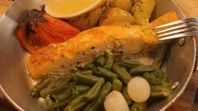 Стейки форели с овощами