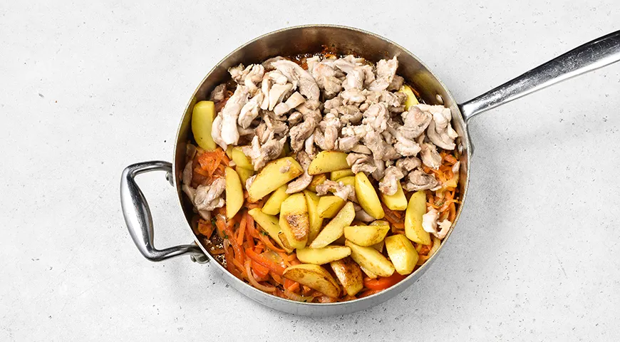 Жаркое из курицы с картошкой