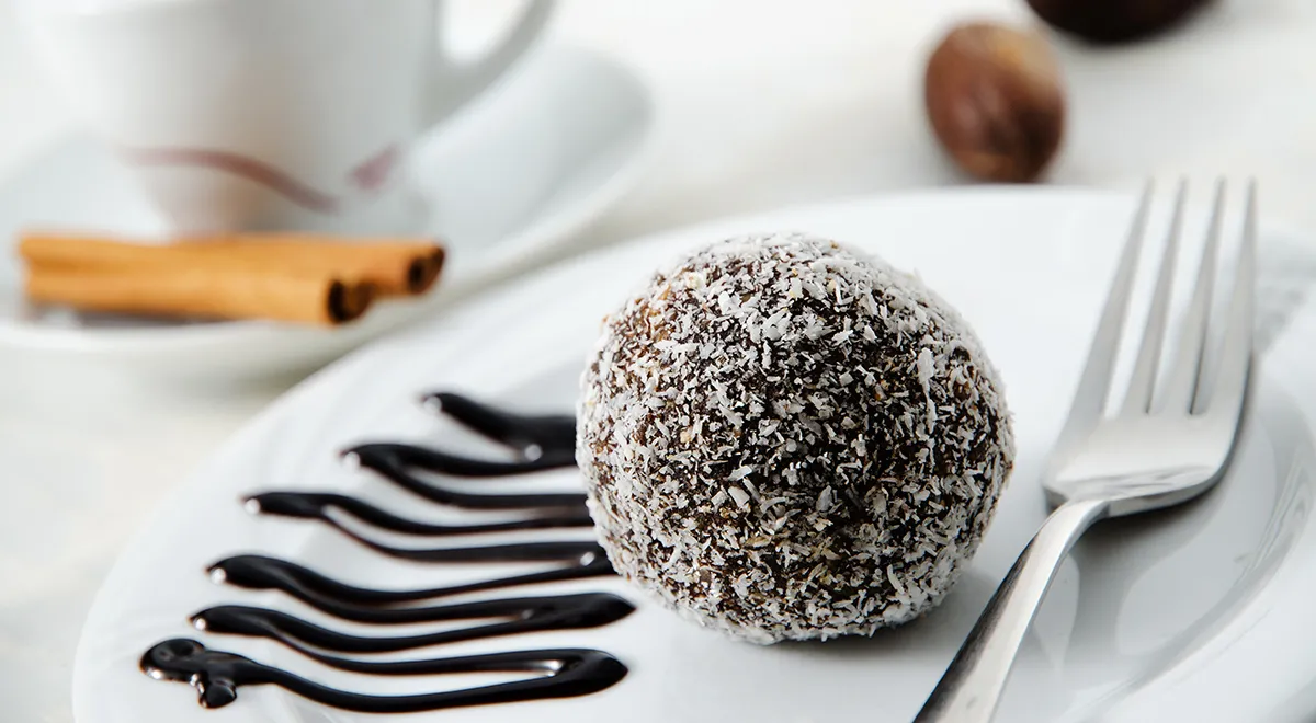 Домашнее пирожное Картошка с кокосовой стружкой