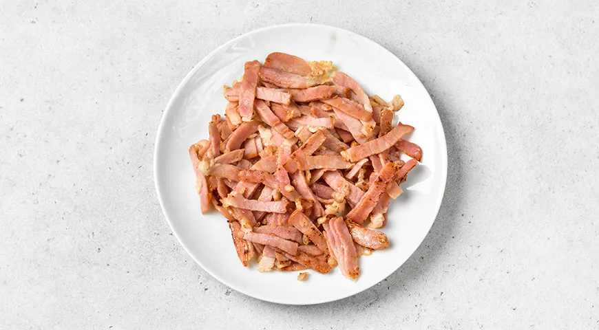 Запеканка из макарон с беконом и сыром